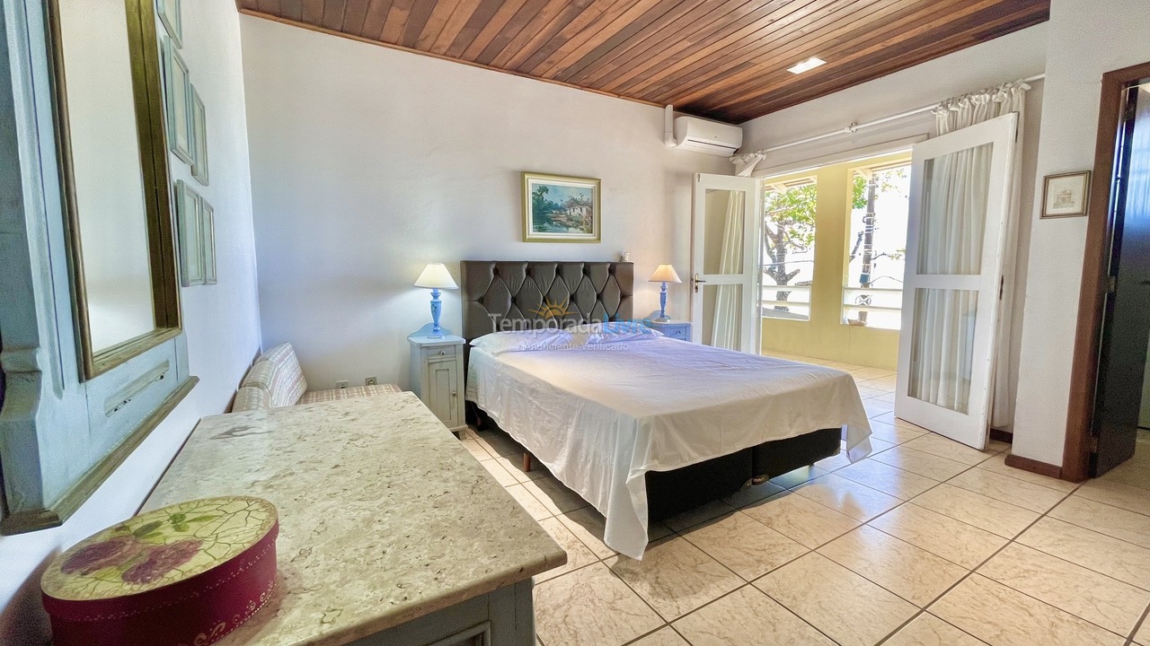 House for vacation rental in Itajaí (Cabeçudas)