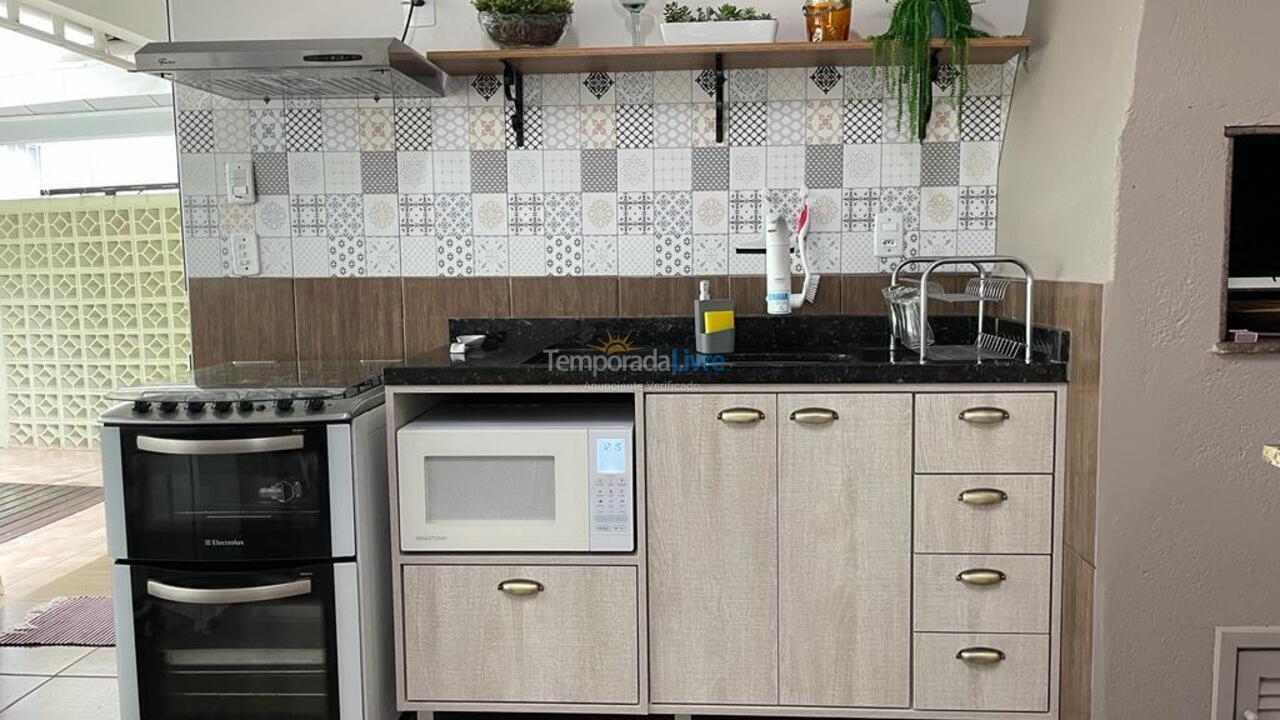 Casa para aluguel de temporada em Florianopolis (Canasvieiras)