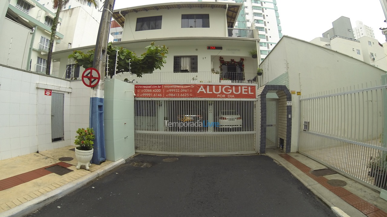 Apartamento para aluguel de temporada em Balneário Camboriú (Praia Central)