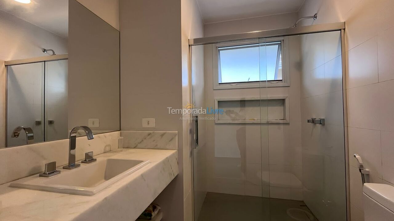 Casa para alquiler de vacaciones em São Sebastião (Praia da Baleia)