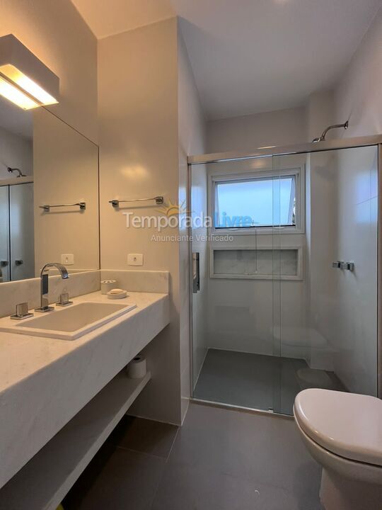 Casa para alquiler de vacaciones em São Sebastião (Praia da Baleia)