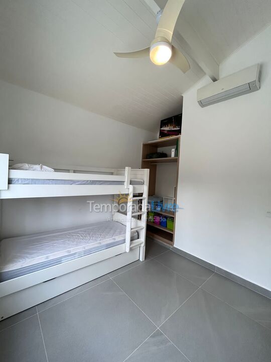 Casa para alquiler de vacaciones em São Sebastião (Praia da Baleia)