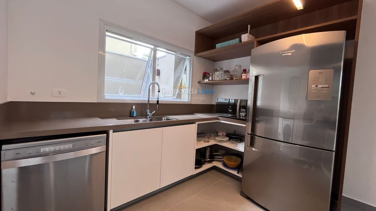 Casa para alquiler de vacaciones em São Sebastião (Praia da Baleia)