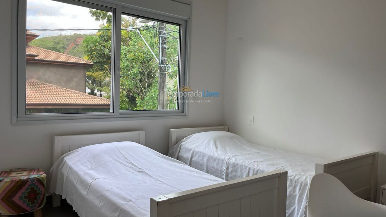 Casa para alquiler de vacaciones em São Sebastião (Praia da Baleia)