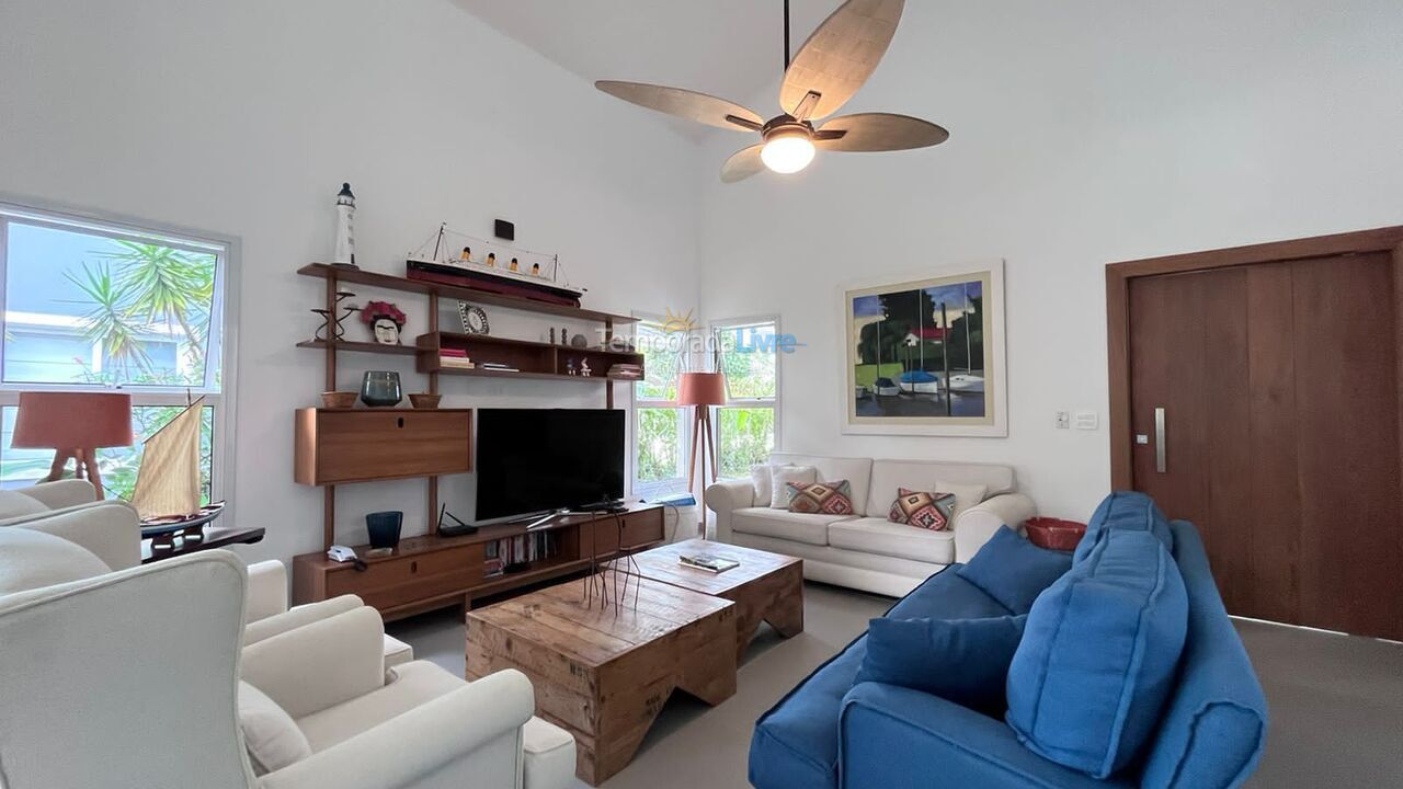 Casa para alquiler de vacaciones em São Sebastião (Praia da Baleia)