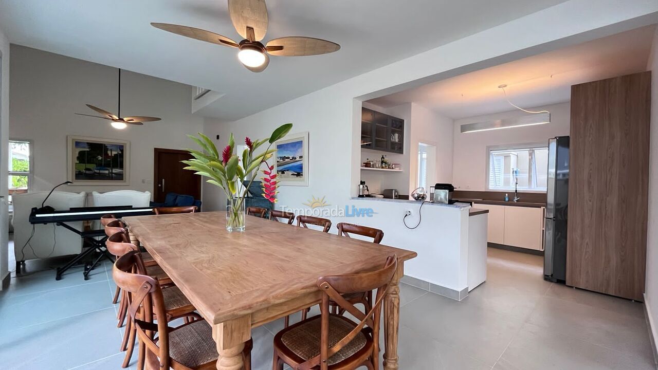 Casa para alquiler de vacaciones em São Sebastião (Praia da Baleia)