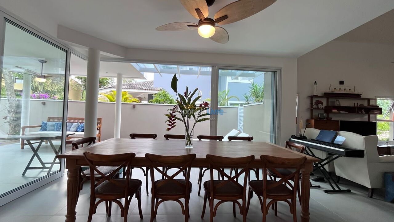 Casa para alquiler de vacaciones em São Sebastião (Praia da Baleia)