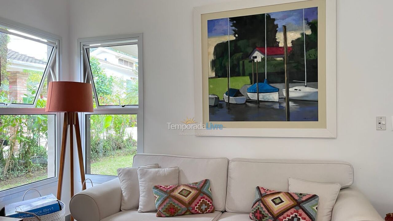 Casa para alquiler de vacaciones em São Sebastião (Praia da Baleia)