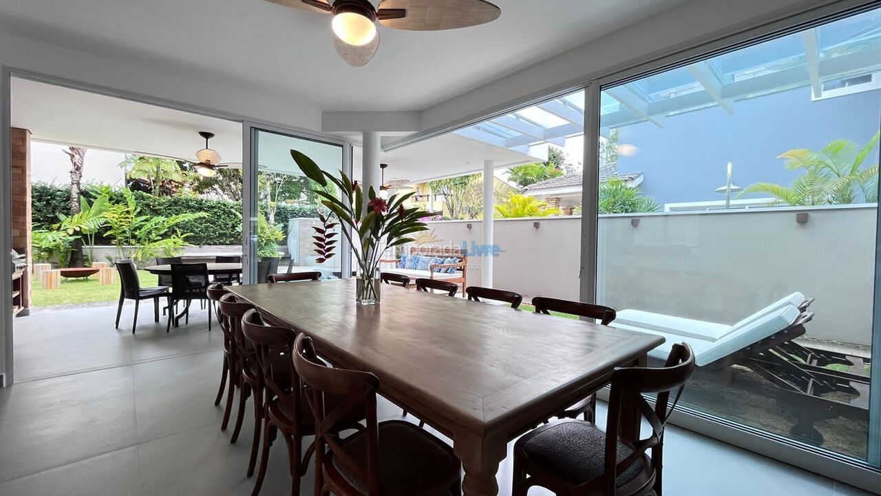 Casa para alquiler de vacaciones em São Sebastião (Praia da Baleia)