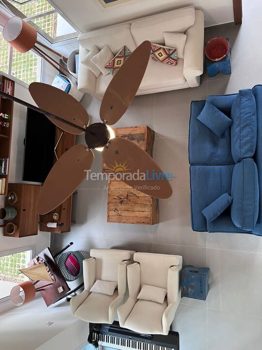 Casa para alquiler de vacaciones em São Sebastião (Praia da Baleia)