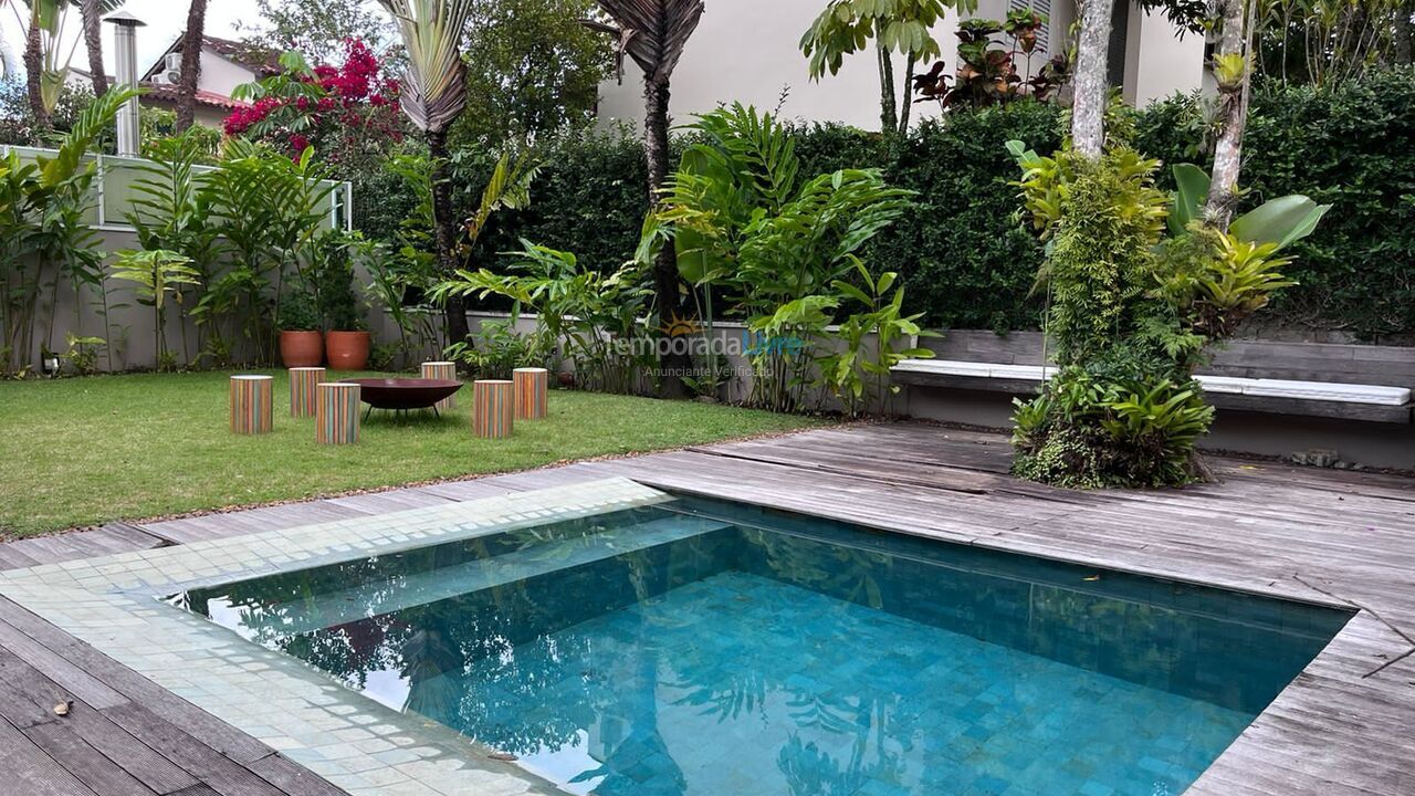 Casa para alquiler de vacaciones em São Sebastião (Praia da Baleia)