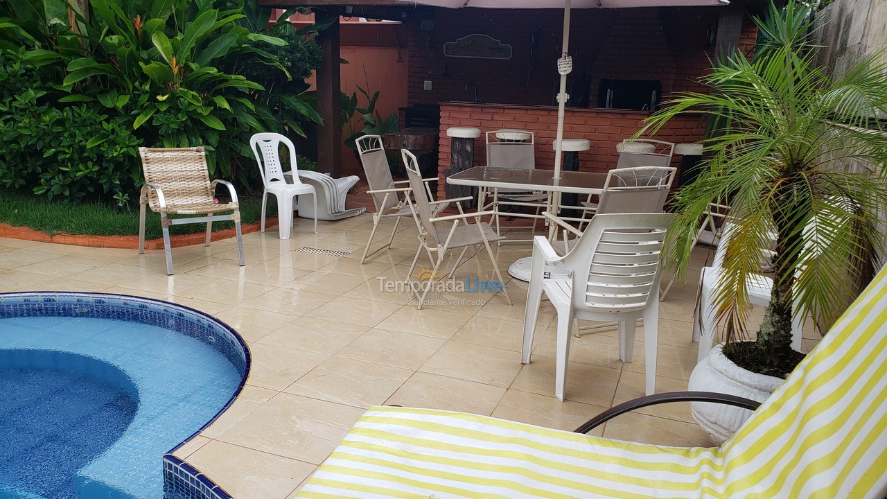 Casa para aluguel de temporada em Guarujá (Praia do Pernambuco)