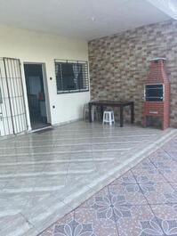 Casa com Piscina para Temporada: Disponível o Ano todo