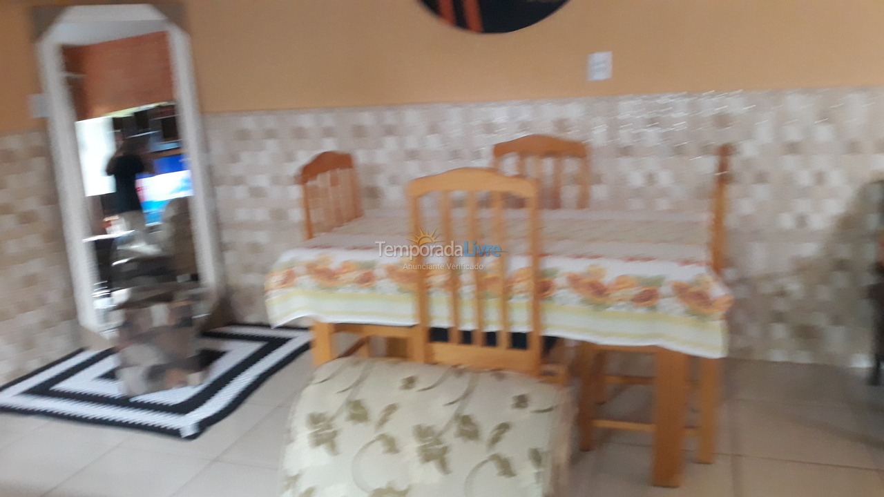 Casa para alquiler de vacaciones em Peruíbe (Centro)