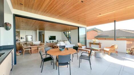 HOUSE WITHIN A CONDOMINIUM FACING THE SEA - JUQUEHY BEACH