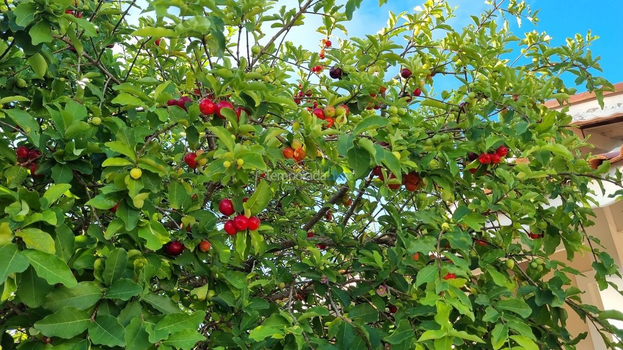 Casa para aluguel de temporada em Peruíbe (Belmira Novaes Ruinas)