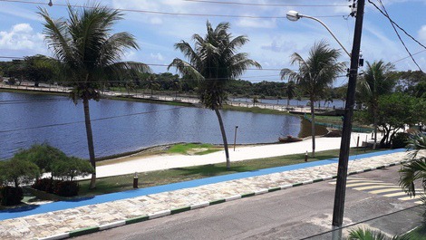 Vista lago da varanda superior