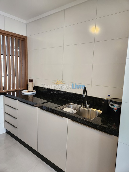 Apartamento para alquiler de vacaciones em Itapema (Meia Praia)