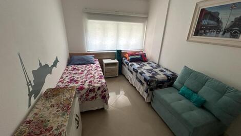 Excelente imóvel de 2 dormitórios localizado a 30 metros da praia