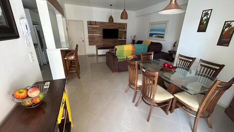 Excelente imóvel de 2 dormitórios localizado a 30 metros da praia