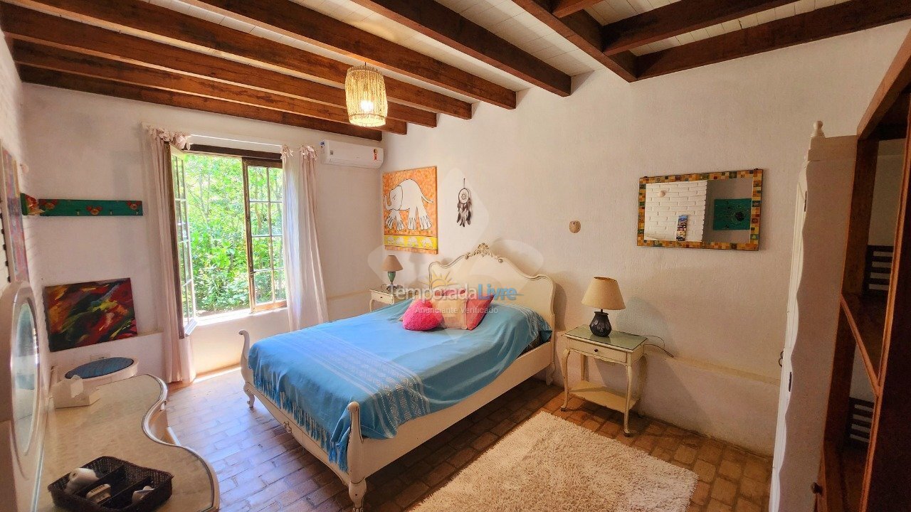 House for vacation rental in Garopaba (Praia da Ferrugem)