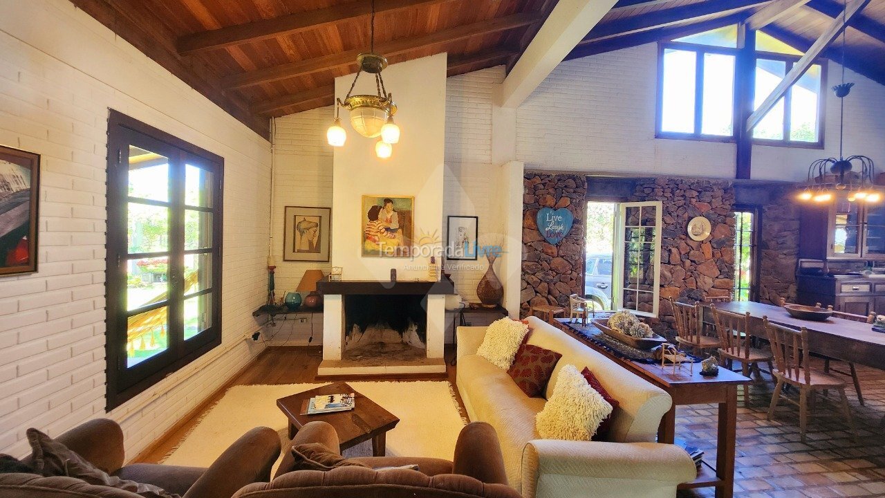 House for vacation rental in Garopaba (Praia da Ferrugem)