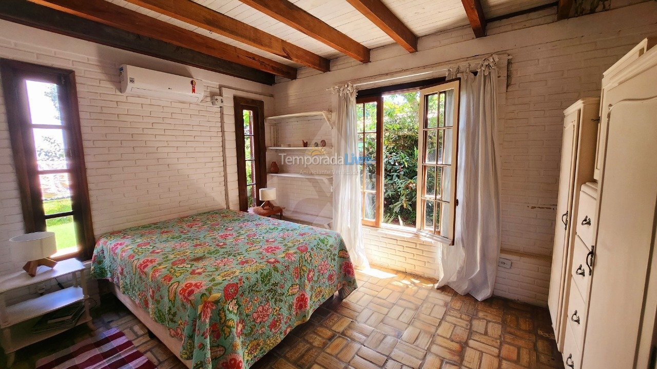 House for vacation rental in Garopaba (Praia da Ferrugem)