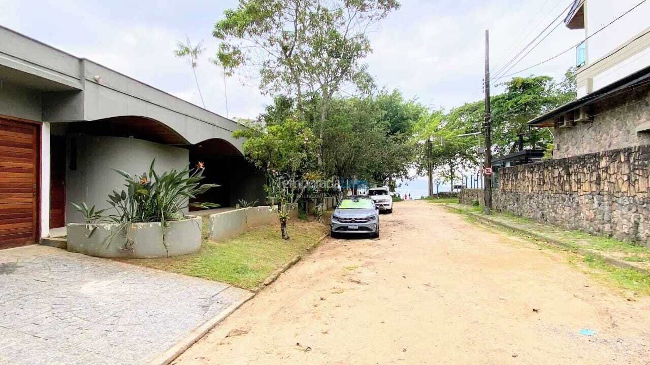 Casa para aluguel de temporada em Ubatuba (Praia do Lázaro)