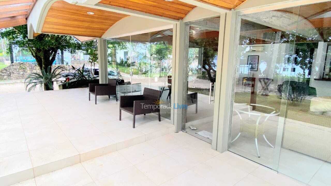 Casa para aluguel de temporada em Ubatuba (Praia do Lázaro)