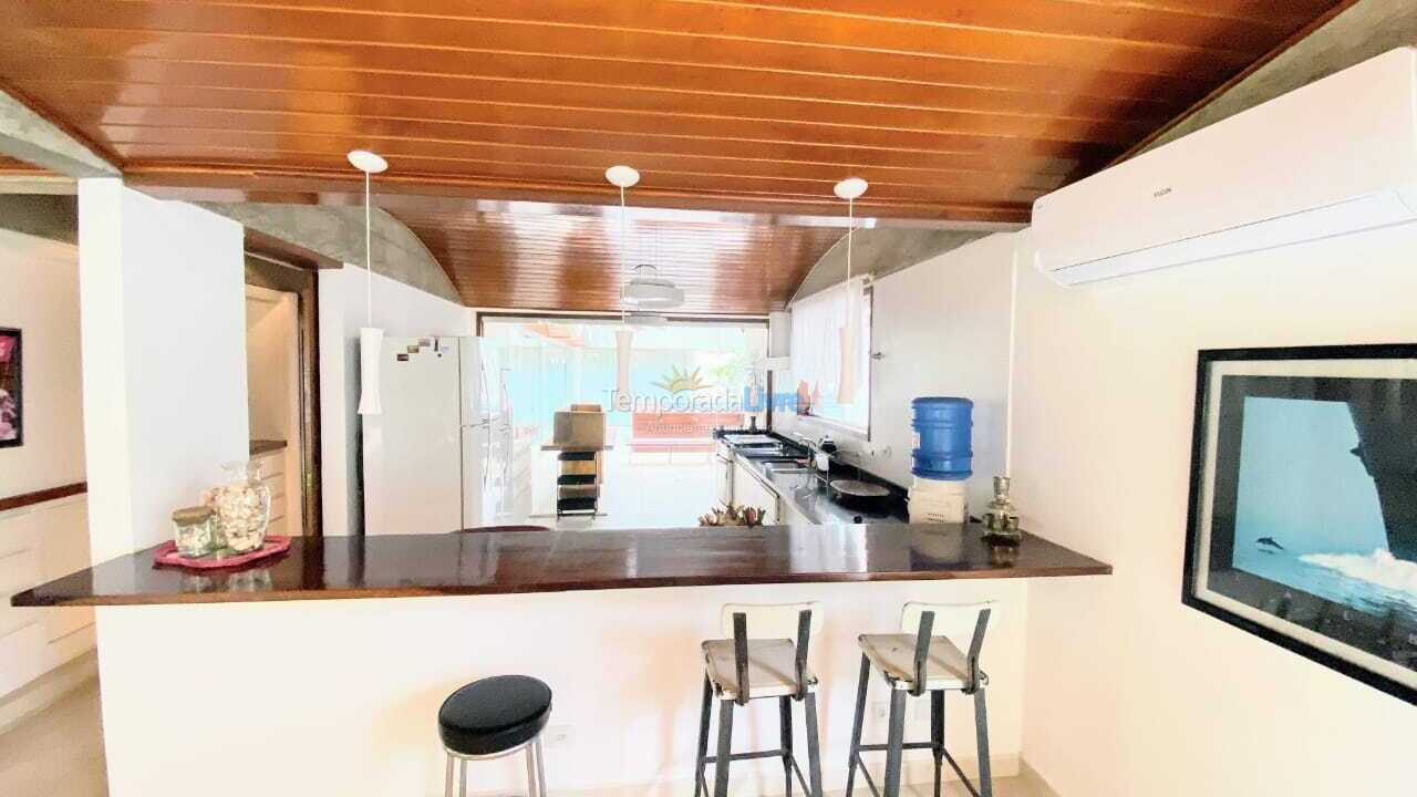Casa para aluguel de temporada em Ubatuba (Praia do Lázaro)