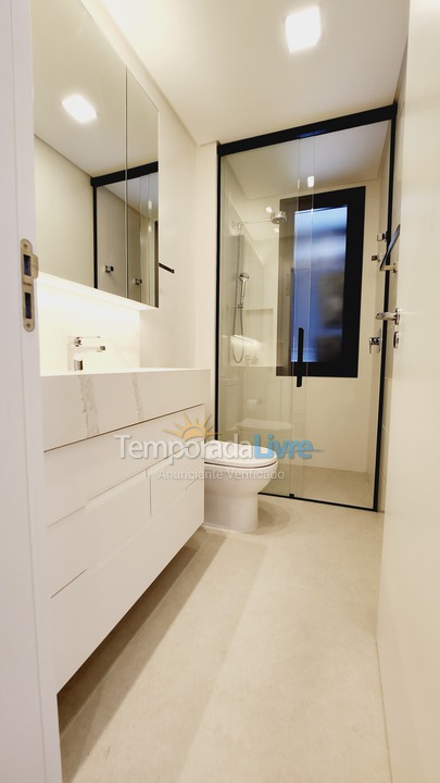 Apartamento para aluguel de temporada em Florianópolis (Jurere Tradicional)