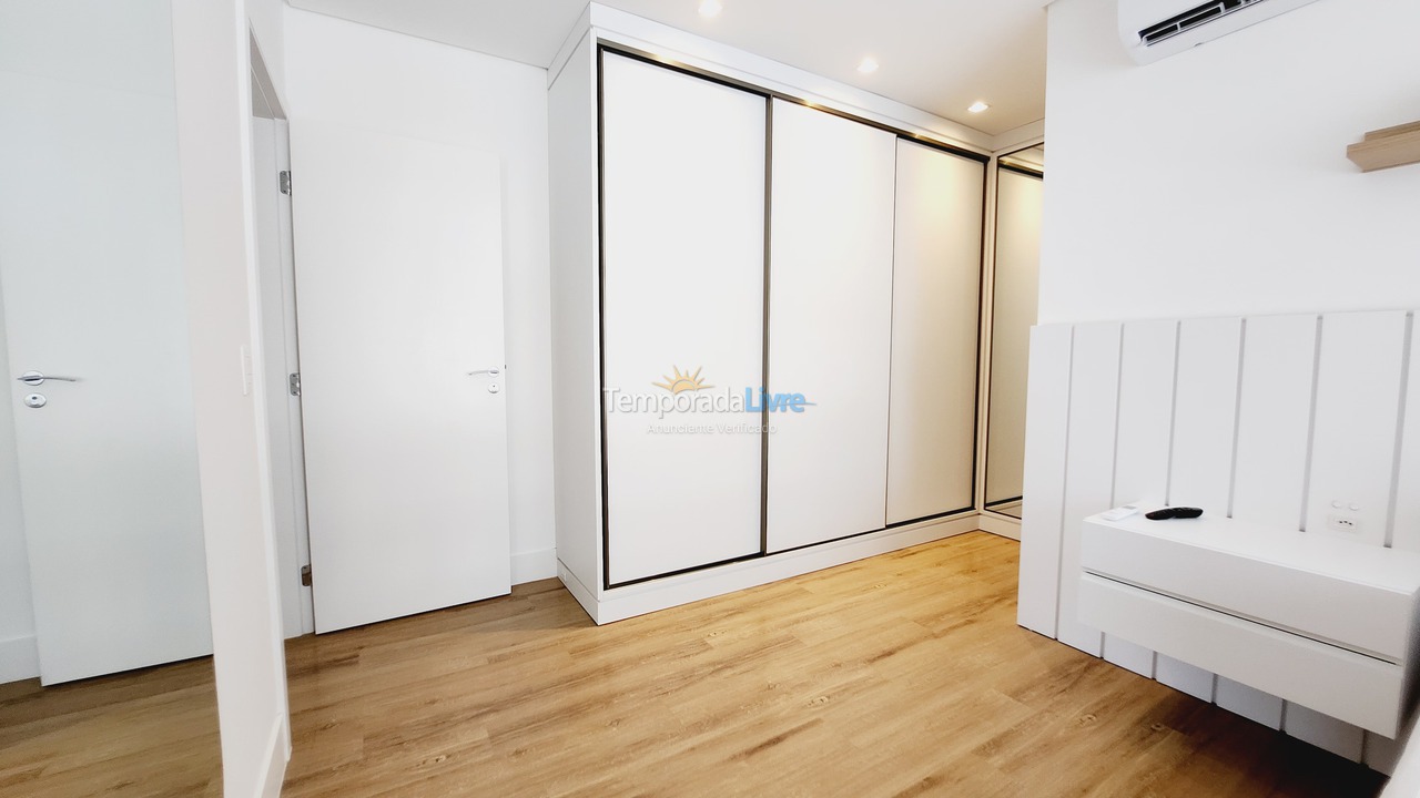 Apartamento para aluguel de temporada em Florianópolis (Jurere Tradicional)