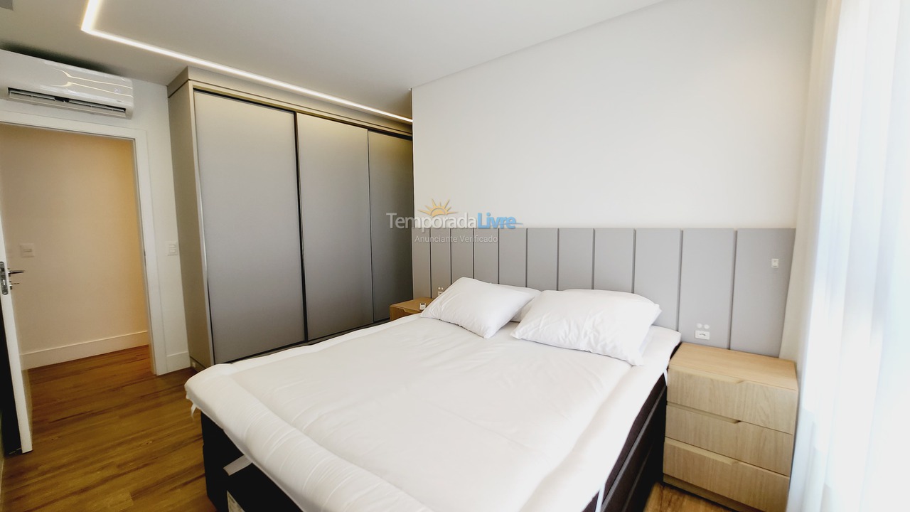 Apartamento para aluguel de temporada em Florianópolis (Jurere Tradicional)