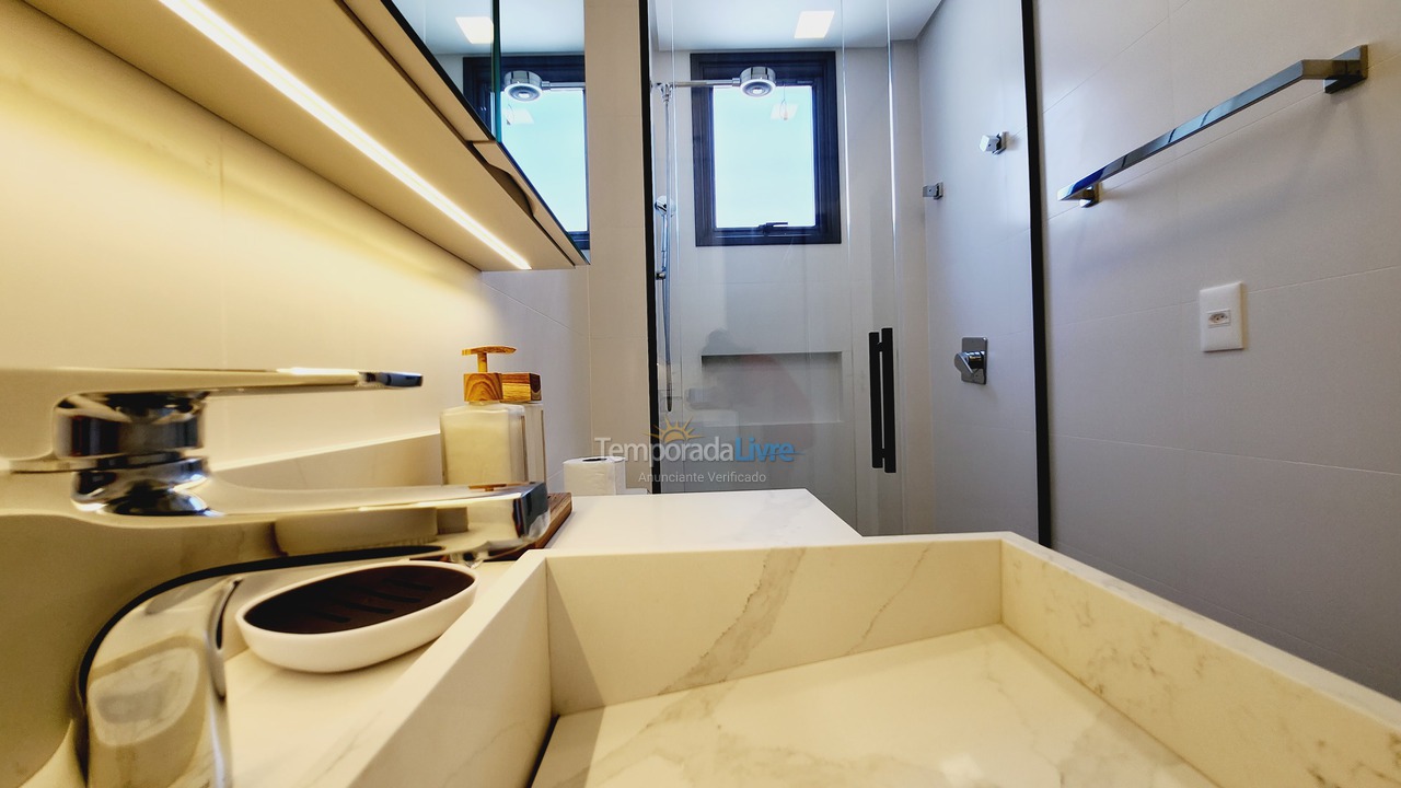 Apartamento para aluguel de temporada em Florianópolis (Jurere Tradicional)