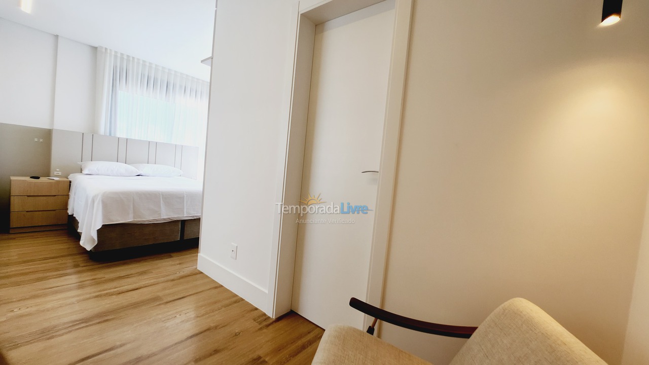 Apartamento para aluguel de temporada em Florianópolis (Jurere Tradicional)