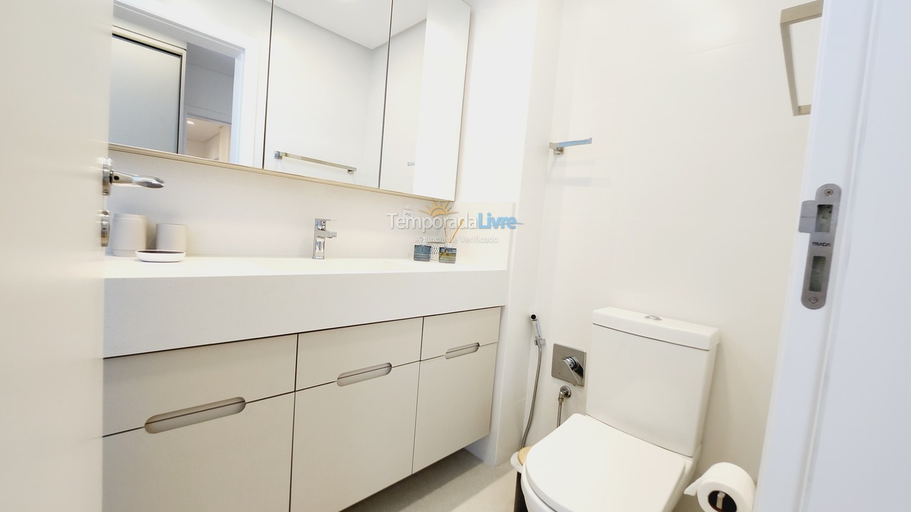 Apartamento para aluguel de temporada em Florianópolis (Jurere Tradicional)