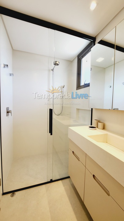 Apartamento para aluguel de temporada em Florianópolis (Jurere Tradicional)