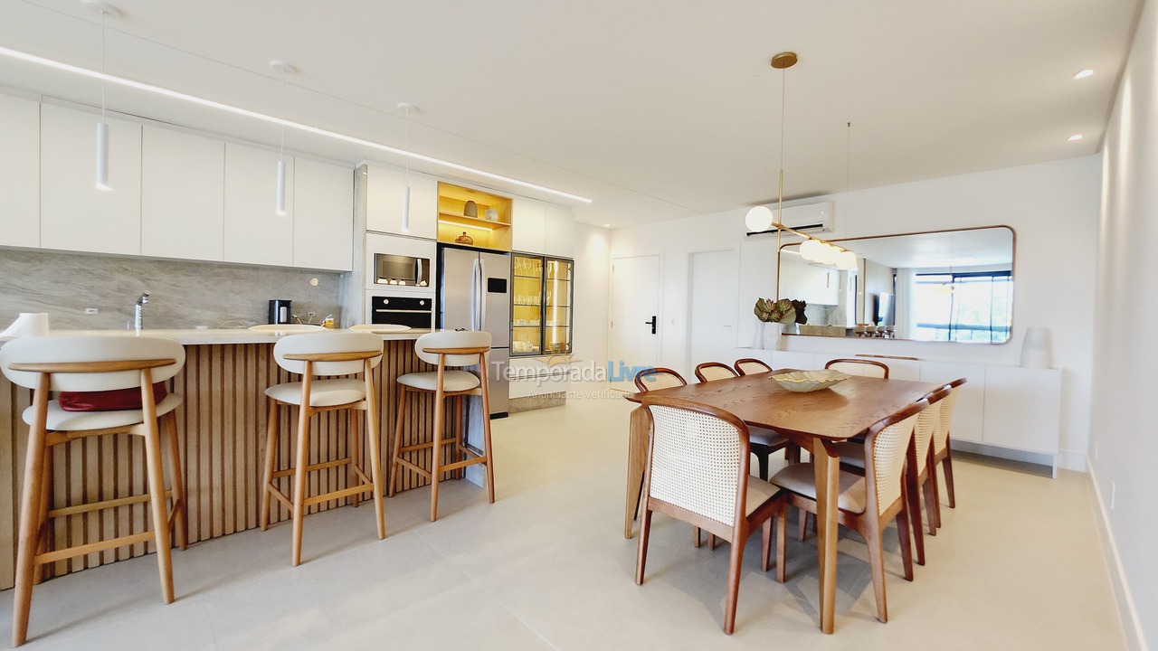 Apartamento para aluguel de temporada em Florianópolis (Jurere Tradicional)