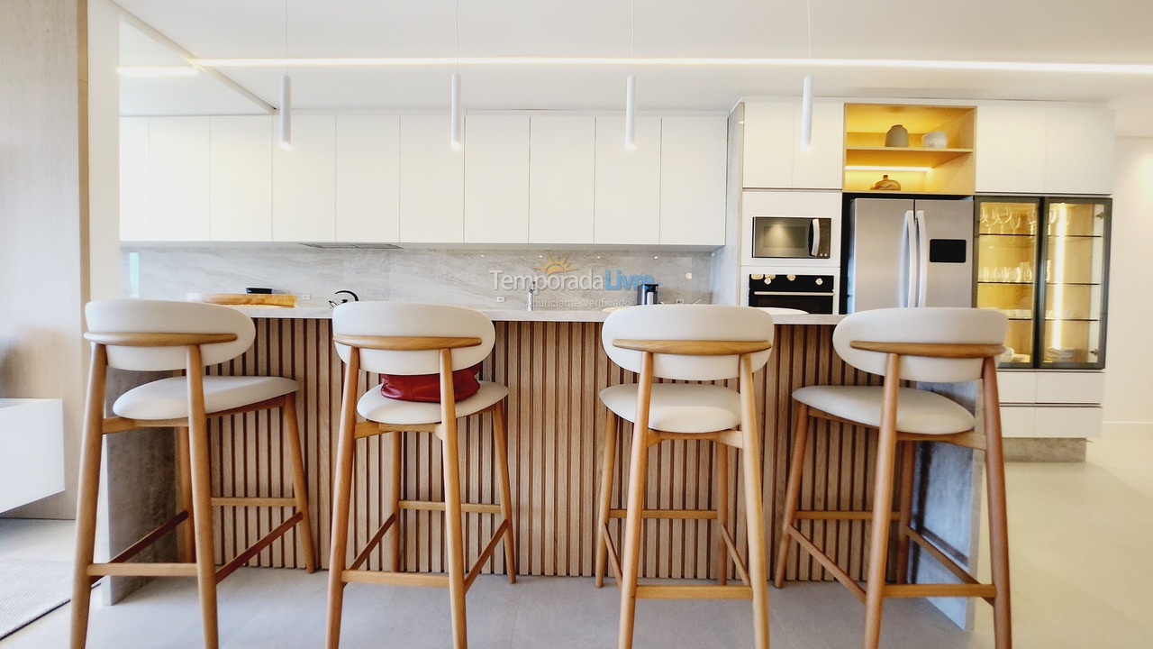 Apartamento para aluguel de temporada em Florianópolis (Jurere Tradicional)