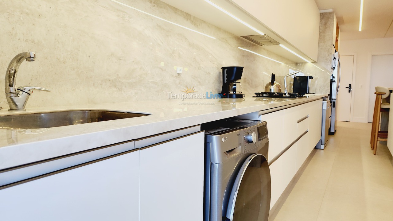 Apartamento para aluguel de temporada em Florianópolis (Jurere Tradicional)