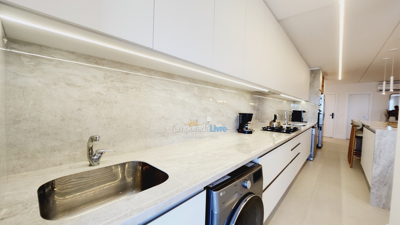 Apartamento para aluguel de temporada em Florianópolis (Jurere Tradicional)