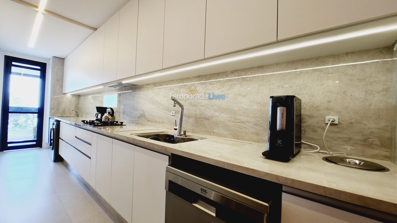 Apartamento para aluguel de temporada em Florianópolis (Jurere Tradicional)