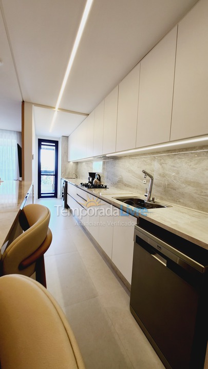 Apartamento para aluguel de temporada em Florianópolis (Jurere Tradicional)