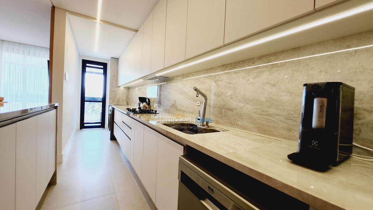 Apartamento para aluguel de temporada em Florianópolis (Jurere Tradicional)