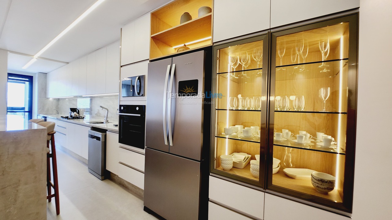 Apartamento para aluguel de temporada em Florianópolis (Jurere Tradicional)