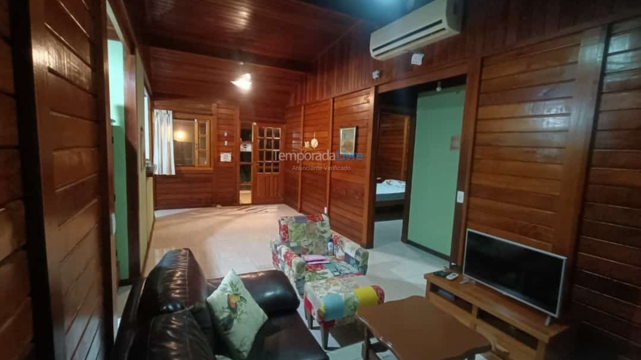 Chácara / sítio para aluguel de temporada em Macaé (Serra da Cruz)