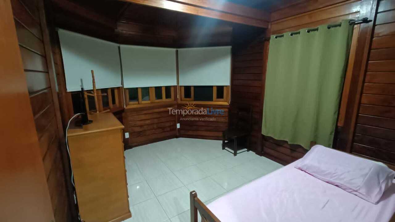 Chácara / sítio para aluguel de temporada em Macaé (Serra da Cruz)