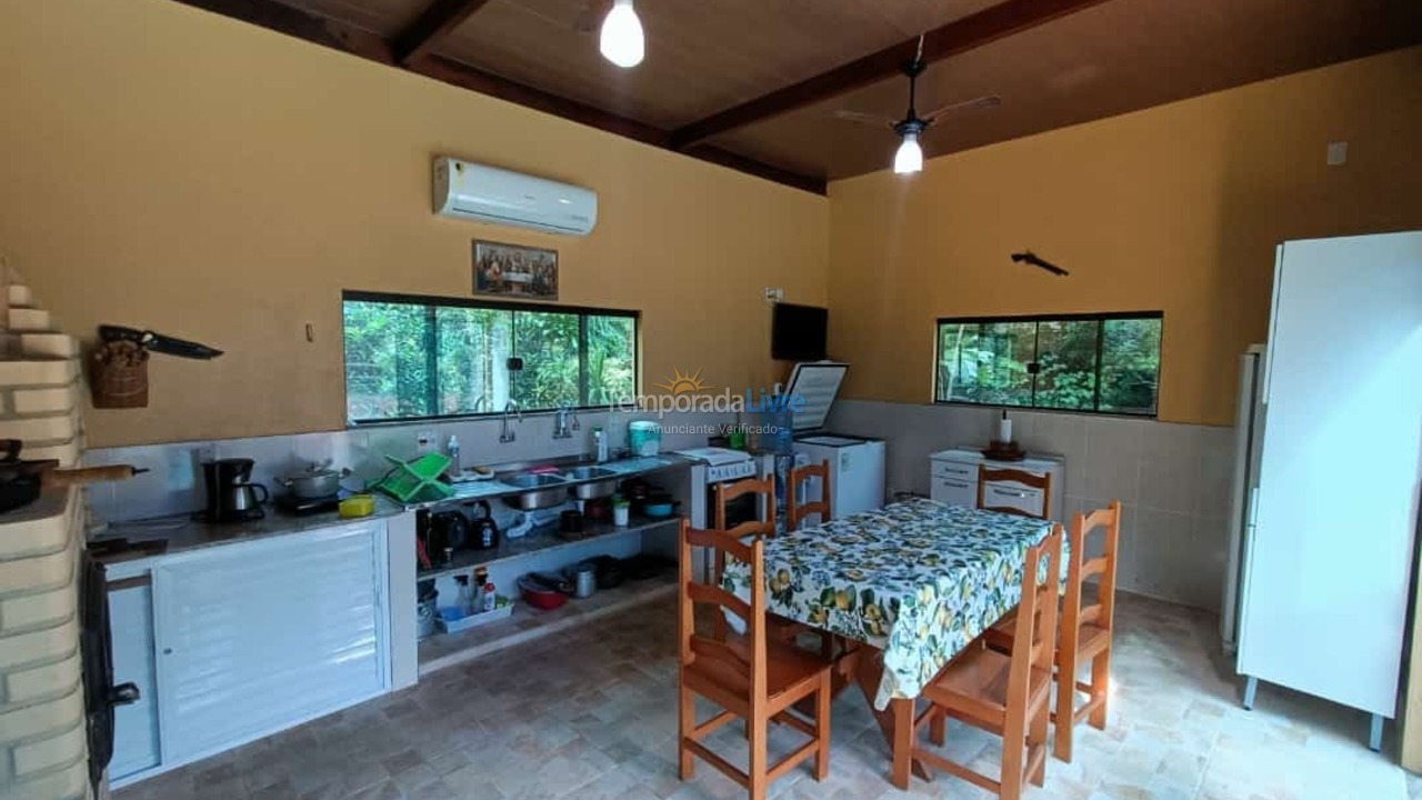 Chácara / sítio para aluguel de temporada em Macaé (Serra da Cruz)