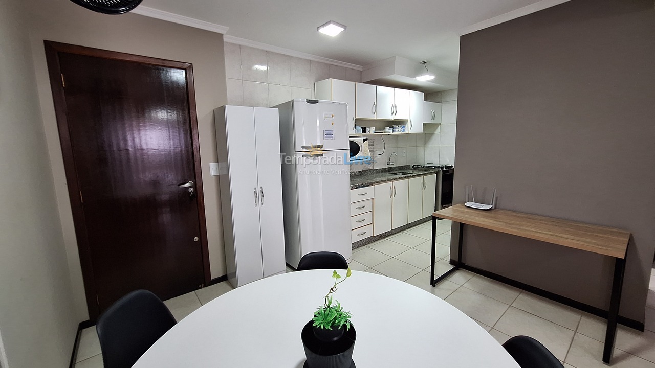 Apartamento para aluguel de temporada em Bombinhas (Praia de Bombas)