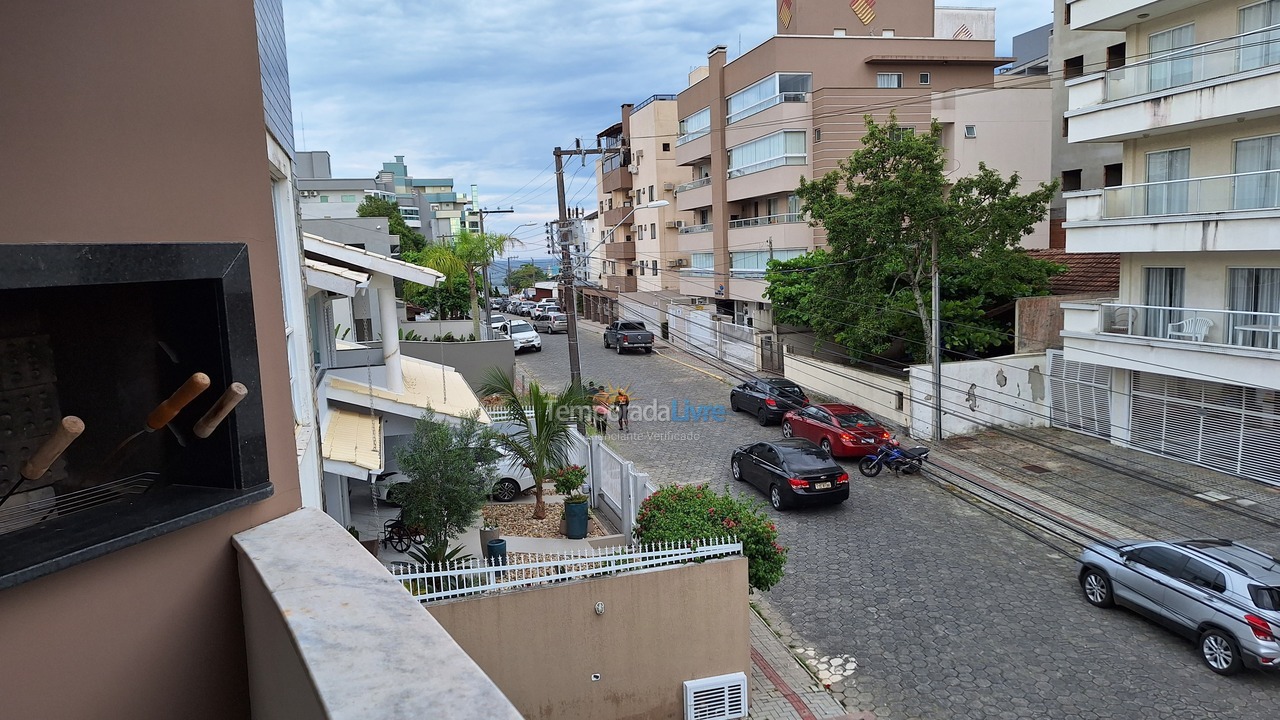 Apartamento para aluguel de temporada em Bombinhas (Praia de Bombas)